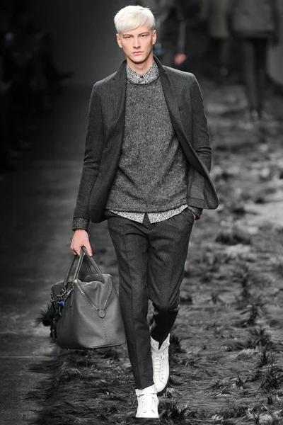 Look 7